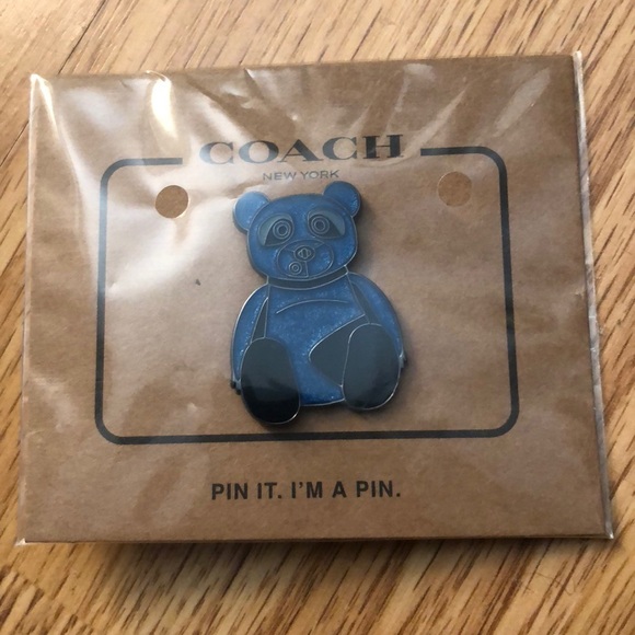 Coach Bear Pin NWOT - Picture 1 of 1